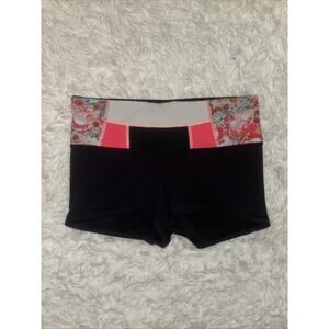 Lululemon Low Rise Stretch Fit Activewear Shorts Size 4